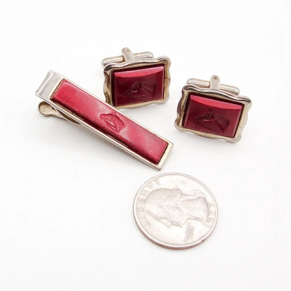 Vintage Silver Tone Red Lucite Horse Head Cufflinks Tie Bar Clip Set Equestrian